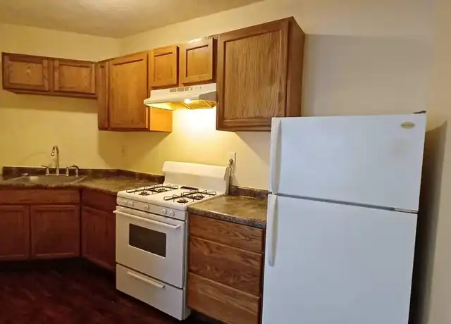 Property at 1357 5th Ave Unit 1357-1, Rockford, IL, 61104, 2 beds, 1 bath, [object Object]