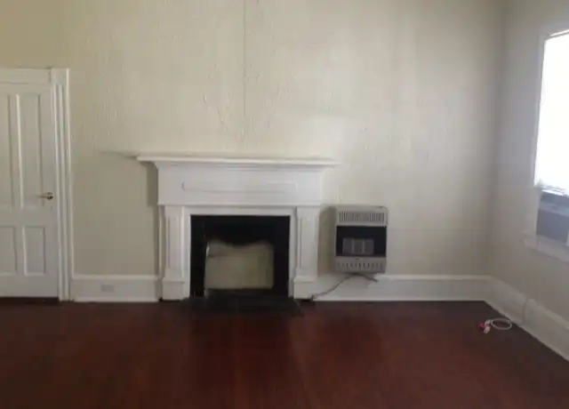 Property at 914 Lilly St Unit B, Leesburg, FL, 34748, 1 bed, 1 bath, [object Object]
