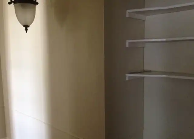 Property at 914 Lilly St Unit B, Leesburg, FL, 34748, 1 bed, 1 bath, [object Object]