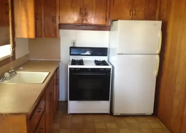 Property at 914 Lilly St Unit B, Leesburg, FL, 34748, 1 bed, 1 bath, [object Object]