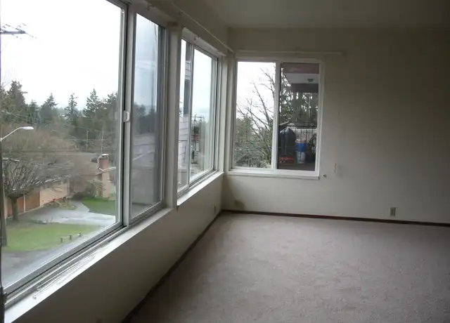 Property at 11501 Greenwood Ave N, Seattle, WA, 98133, 2 beds, 1 bath, [object Object]