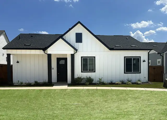 Photo of 1201 Seward Junction Loop, Liberty Hill, TX 78642
