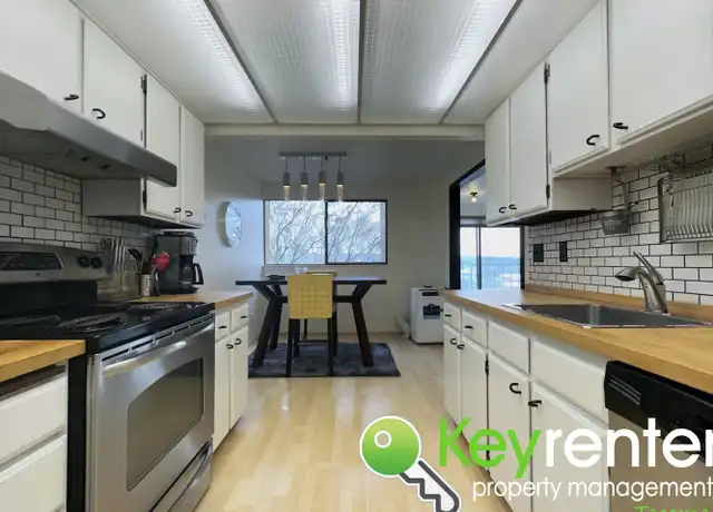 Property at 3710 25th Pl W Unit 1, Seattle, WA, 98199, 1 bed, 1 bath, [object Object]
