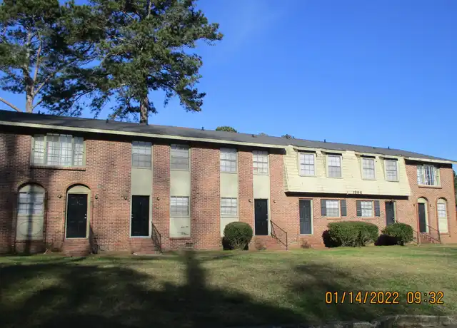Property at 1962 Clinton Rd Unit B, Macon, GA, 31211, 3 beds, 1.5 baths, [object Object]