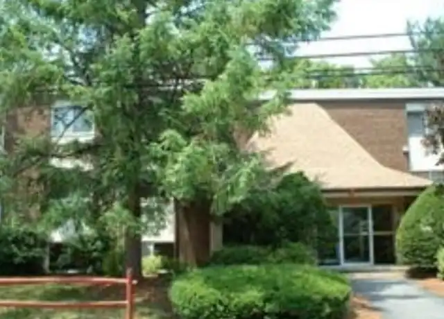 Property at 15 Willis St #5, Framingham, MA, 01702, 1 bed, 1 bath, [object Object]