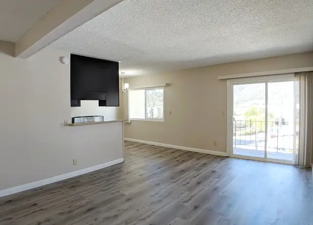 Photo of 2841 Montrose Ave, La Crescenta, CA 91214