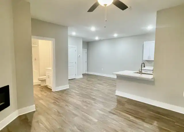 Property at 293 English Commons Dr Unit 108, Lynchburg, VA, 24501, 2 beds, 2 baths, [object Object]