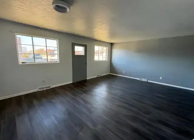 Property at 212 N Sheridan St Unit 3, Minneapolis, KS, 67467, 1 bed, 1 bath, [object Object]
