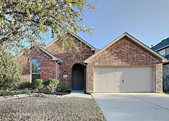 Property at 661 Cattlemans Way, Fort Worth, TX, 76131, 3 beds, 2 baths, [object Object]