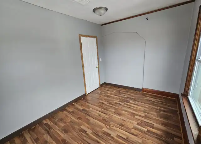 Property at 611 15th St Unit AVE2, Rockford, IL, 61104, 2 beds, 1 bath, [object Object]