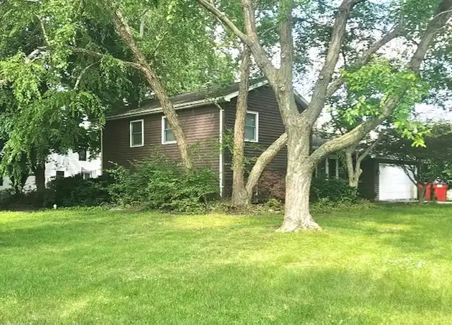 Property at 1901 Barberry Cir, Champaign, IL, 61821, 4 beds, 2 baths, [object Object]