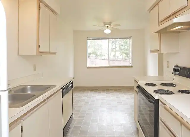 Property at Meadows Apartments - 1915 21st Ave SE, Albany, OR, 97322, 1-2 bed, 1 bath, [object Object]