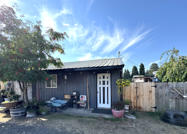 Photo of 1155 W Hendrickson Rd, Sequim, WA 98382