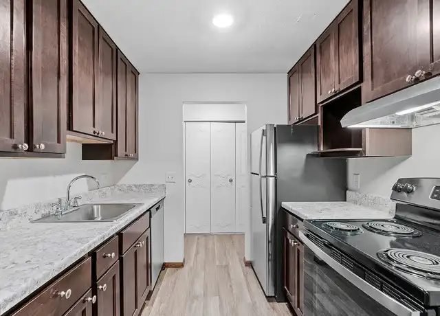 Property at 1605 Minnehaha Apartments - 1605 Minnehaha Ave W, Saint Paul, MN, 55104, 1 bed, 1 bath, [object Object]