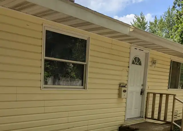 Property at 1406 W Calhoun St Unit B, Springfield, MO, 65802, 2 beds, 1 bath, [object Object]