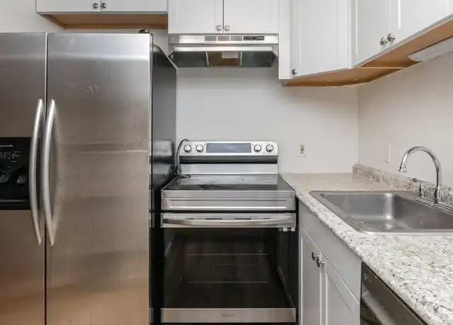 Property at 84 Pleasant St Unit 2, Randolph, MA, 02368, 2 beds, 1 bath, [object Object]