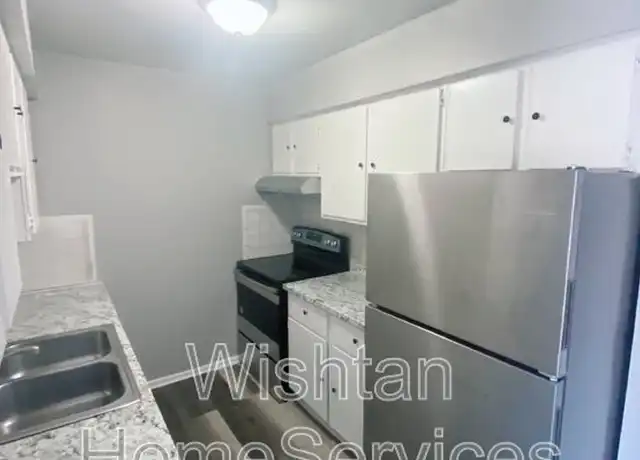Property at 219 Charleston Blvd Unit 4, Macomb, IL, 61455, 2 beds, 1 bath, [object Object]