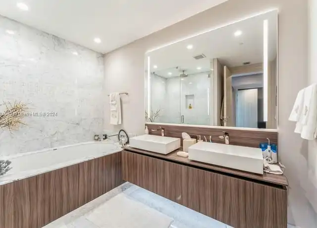 Property at 1000 Brickell Plz #5104, Miami, FL, 33131, 4 beds, 4.5 baths, [object Object]