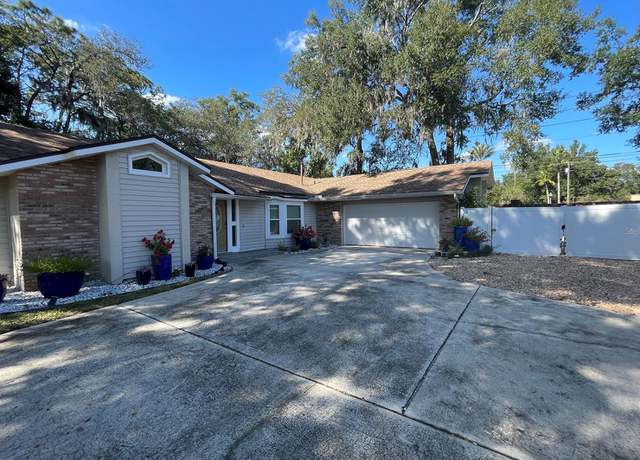Photo of 1077 Howell Harbor Dr, Casselberry, FL 32707