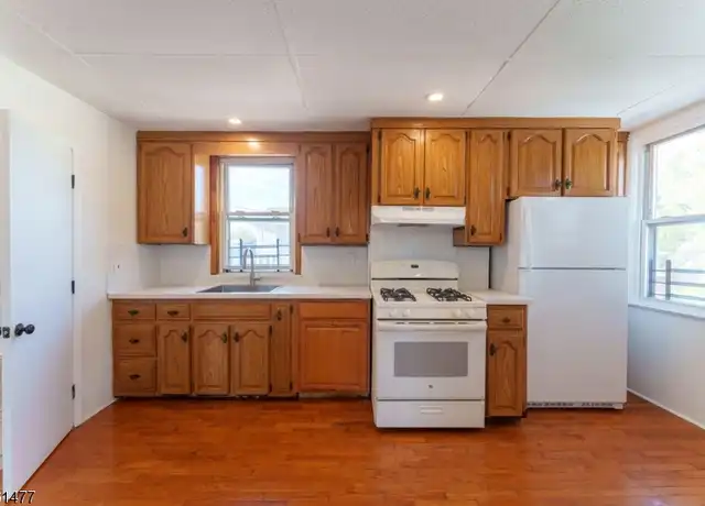 Property at 119 Bloomfield Ave Unit 3, Nutley, NJ, 07110, 2 beds, 1 bath, [object Object]