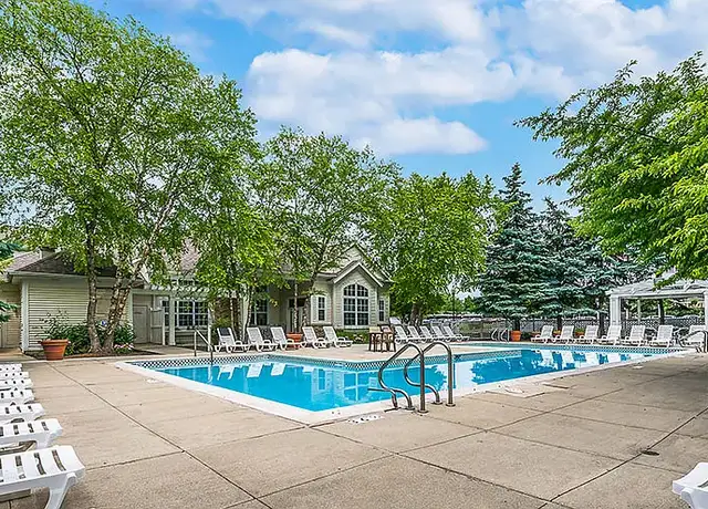 Photo of 305 Cambia Dr, Schaumburg, IL 60193