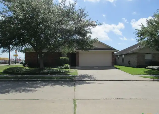 Property at 102 Gemini Ct, Victoria, TX, 77901, 3 beds, 2 baths, [object Object]