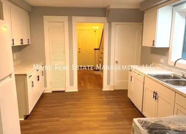 Property at 19 Nason Ave, Bangor, ME, 04401, 3 beds, 1 bath, [object Object]
