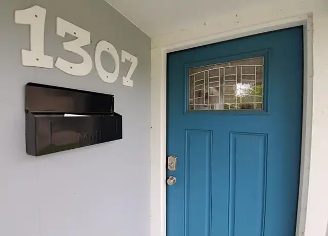 Property at 1307 Broadway St, Denton, TX, 76201, 4 beds, 2 baths, [object Object]