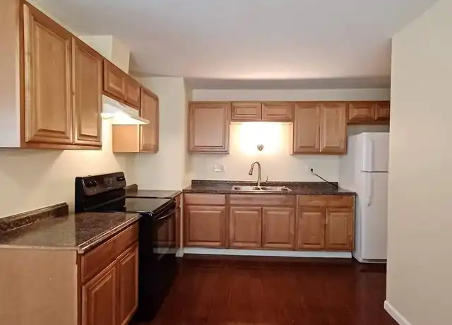Property at 3303 Sun Valley Ter Unit 3303-5, Rockford, IL, 61103, 2 beds, 1 bath, [object Object]
