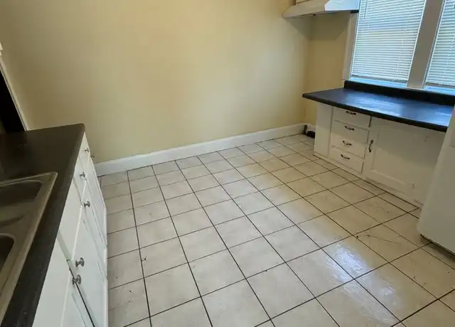 Property at 2010 Kishwaukee St Unit 2010-1N, Rockford, IL, 61104, 1 bed, 1 bath, [object Object]