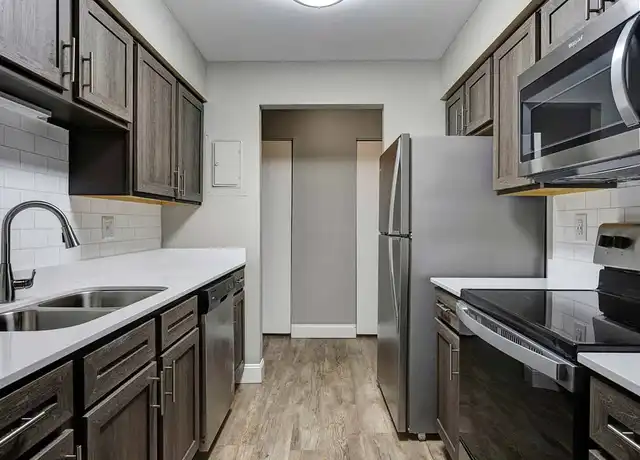 Property at Glen Oaks East Apartments - 2353 Oak Forest Ln SE, Grand Rapids, MI, 49546, 1-2 bed, 1-1.5 bath, [object Object]