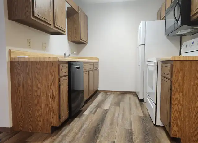 Property at 2300 S Sycamore Ave Unit 16, Sioux Falls, SD, 57110, 2 beds, 1 bath, [object Object]