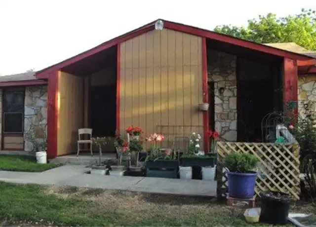 Property at 3100 Avenue Q, Hondo, TX, 78861, 1 bed, 1 bath, [object Object]