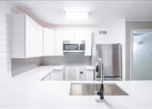 Property at 5808 Sandhurst Ln Unit A, Dallas, TX, 75206, 3 beds, 3 baths, [object Object]