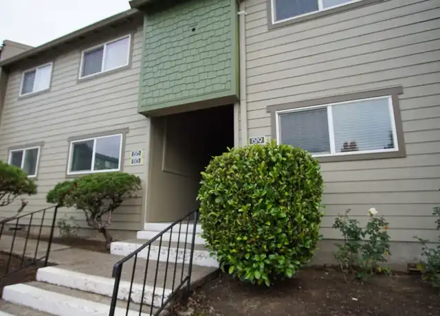 Property at 1533 SE Stark St Unit 1533, Portland, OR, 97214, 2 beds, 1 bath, [object Object]