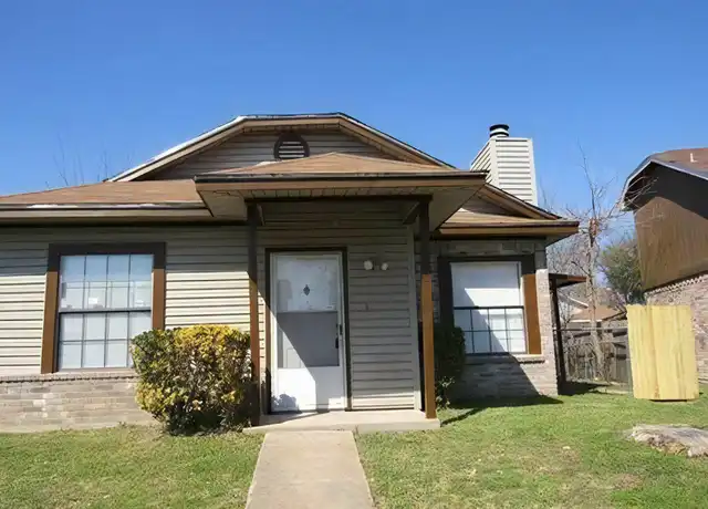 Property at 2636 Clayton Oaks Dr, Dallas, TX, 75227, 2 beds, 2 baths, [object Object]