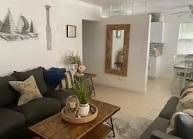 Property at 841 NE 40th St, Oakland Park, FL, 33334, 1 bed, 1 bath, [object Object]
