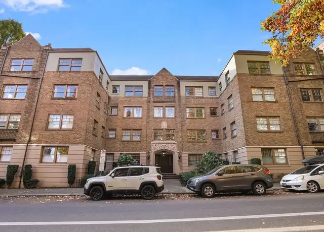 Property at Presidential Court Apartments - 2210 NW Everett St, Portland, OR, 97210, 1 bed, 1 bath, [object Object]