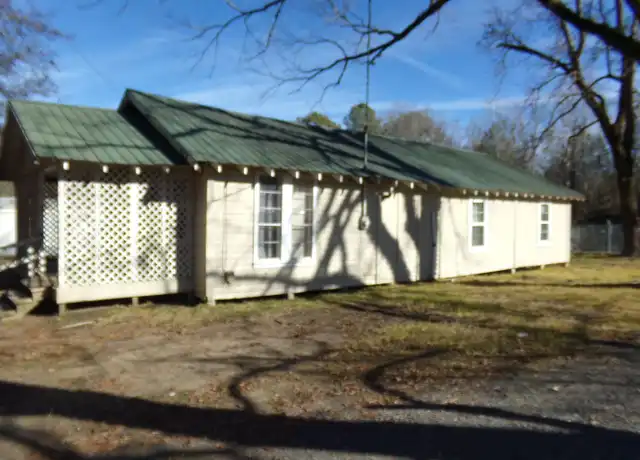 Property at 1411 McAllister St, Ruston, LA, 71270, 4 beds, 1 bath, [object Object]
