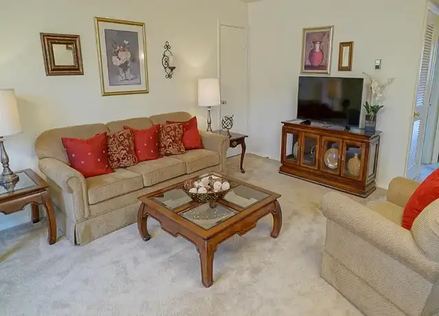 Property at Warwick Village - 495 Nelson Dr, Newport News, VA, 23601, 1-2 bed, 1 bath, [object Object]