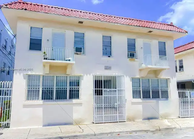 Property at 711 NW 1st St Unit 1, Miami, FL, 33128, 2 beds, 1 bath, [object Object]