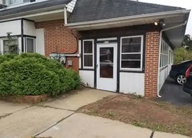 Property at 810 13th St, New Castle, DE, 19720, 1 bed, 1 bath, [object Object]