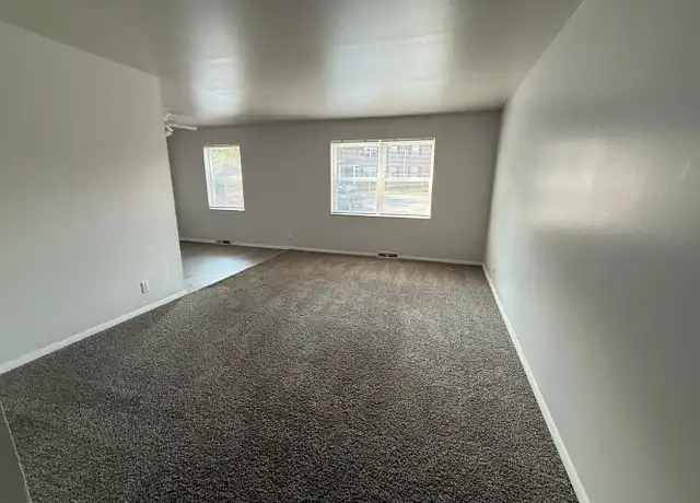Property at East side Evansville Apartments - 4982 Tippecanoe Dr, Evansville, IN, 47715, 2 beds, 1 bath, [object Object]