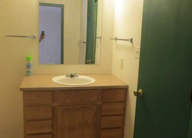 Property at 1208 Candelaria Rd NW Unit E2, Albuquerque, NM, 87107, 1 bed, 1 bath, [object Object]