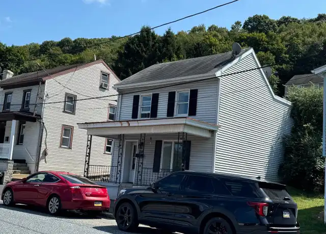 Property at 226 W Bacon St, Pottsville, PA, 17901, 2 beds, 1 bath, [object Object]