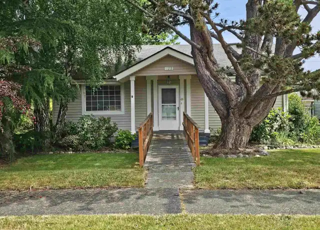 Property at 525 E 9th St, Port Angeles, WA, 98362, 2 beds, 1 bath, [object Object]