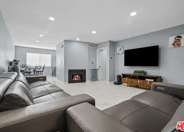 Property at 8024 Via Pompeii, Burbank, CA, 91504, 2 beds, 2.5 baths, [object Object]