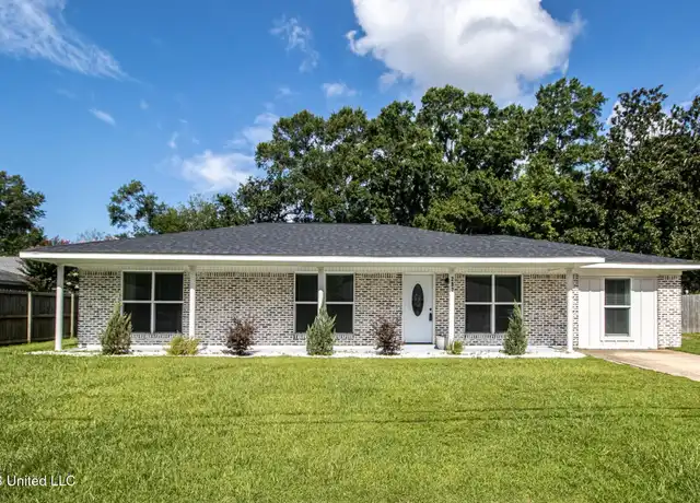 Property at 282 McCool St, Ocean Springs, MS, 39564, 3 beds, 2 baths, [object Object]
