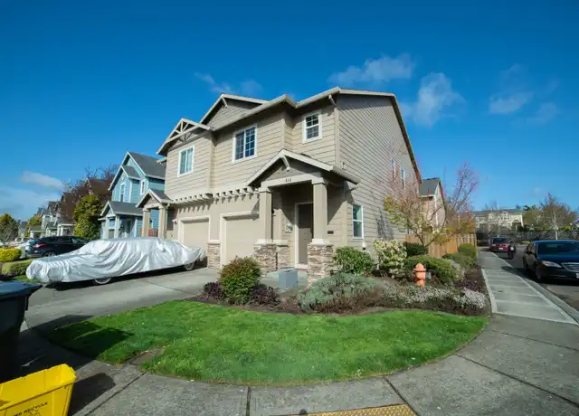 Property at 814 NW 1st Ave, Canby, OR, 97013, 3 beds, 2.5 baths, [object Object]