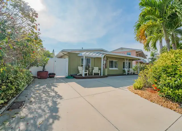 Property at 11140 3rd St E, Treasure Island, FL, 33706, 2 beds, 1 bath, [object Object]